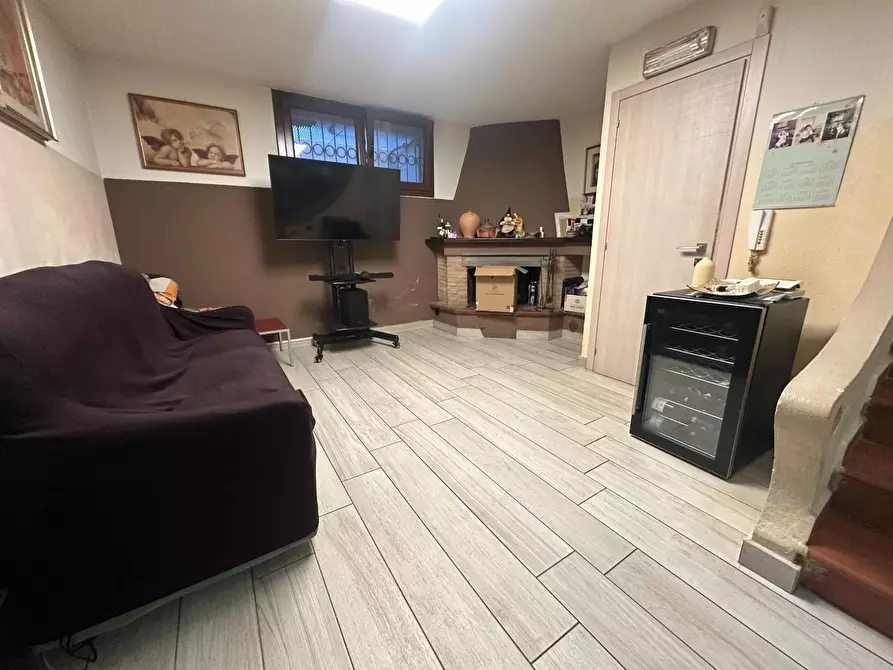 Immagine 41 di Casa quadrifamiliare in vendita  a Viareggio