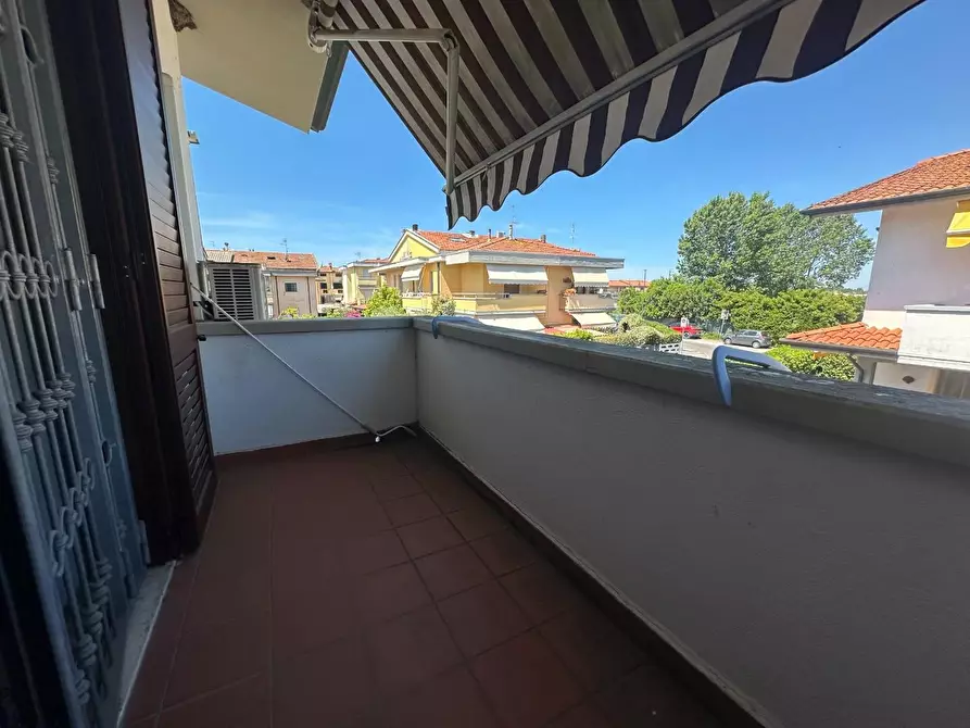 Immagine 10 di Casa quadrifamiliare in vendita  a Viareggio