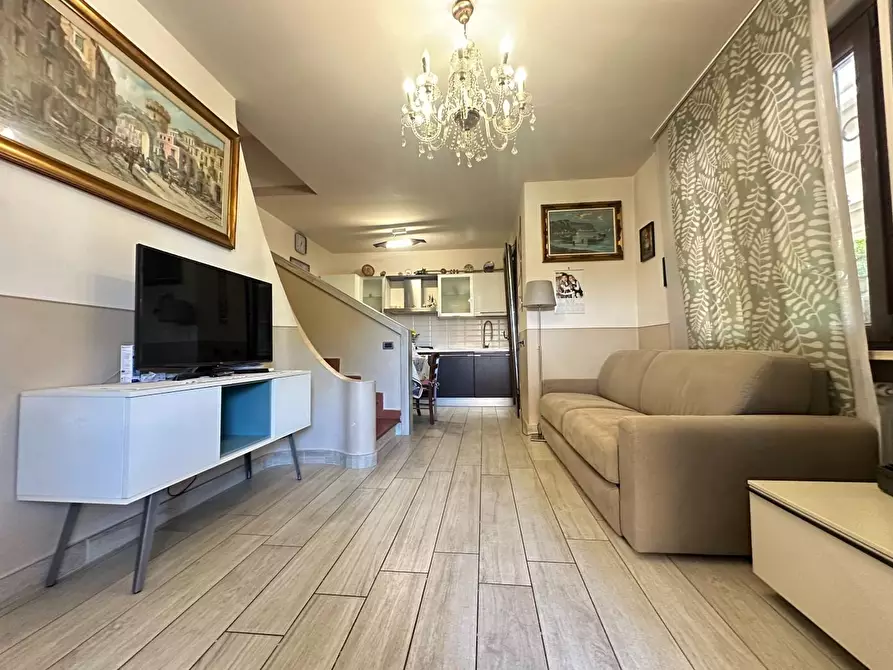 Immagine 26 di Casa quadrifamiliare in vendita  a Viareggio