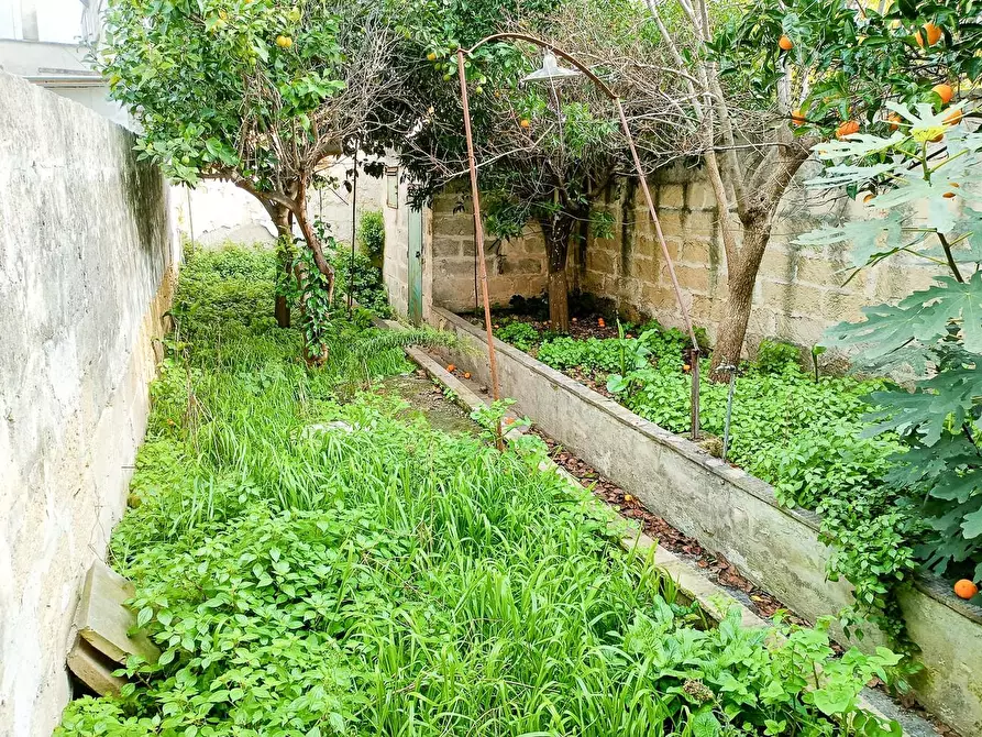 Immagine 2 di Casa semindipendente in vendita  a Lizzanello