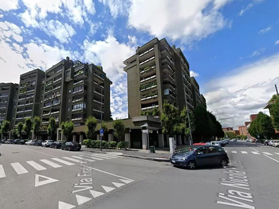 Immagine 1 di Negozio in vendita  a Milano