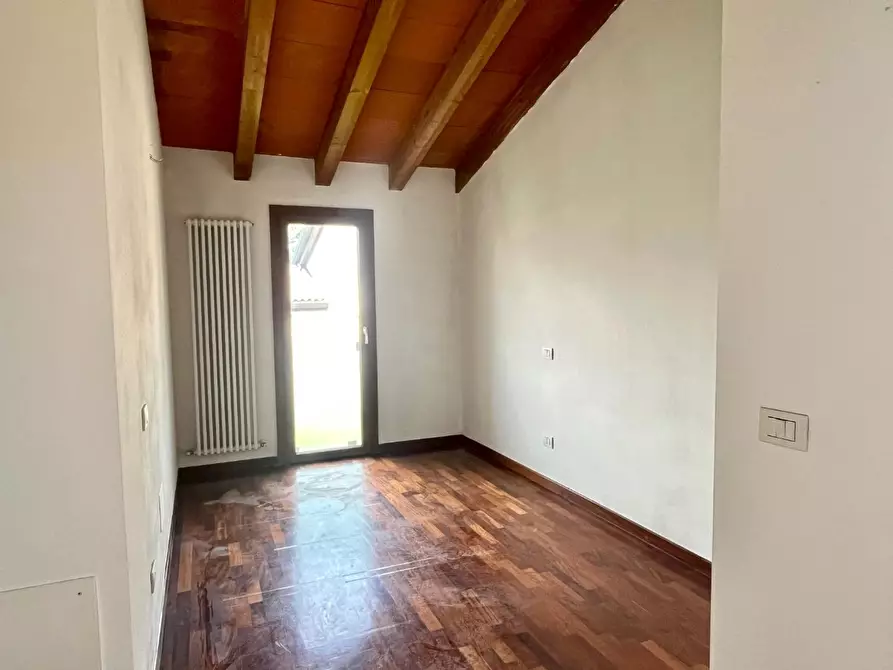 Immagine 14 di Villetta a schiera in vendita  a Montignoso