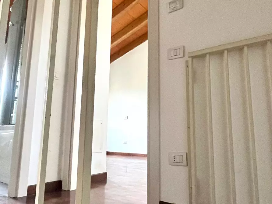 Immagine 12 di Villetta a schiera in vendita  a Montignoso