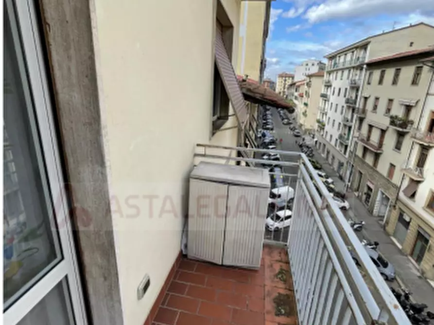 Immagine 10 di Appartamento in vendita  a Firenze