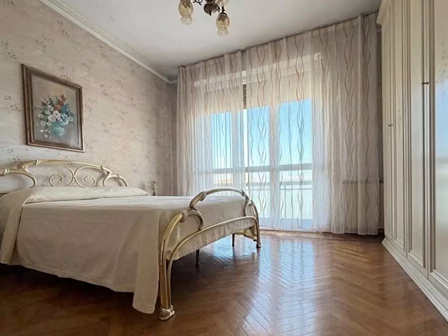 Immagine 15 di Appartamento in vendita  a Livorno