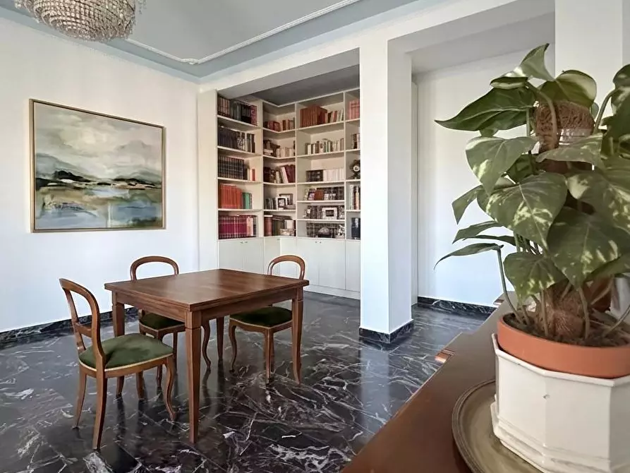 Immagine 2 di Appartamento in vendita  a Livorno