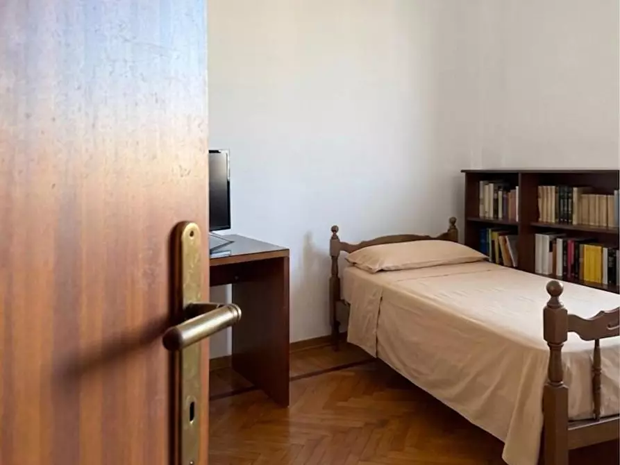 Immagine 16 di Appartamento in vendita  a Livorno