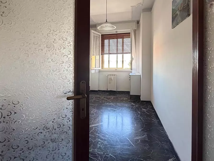Immagine 19 di Appartamento in vendita  a Livorno