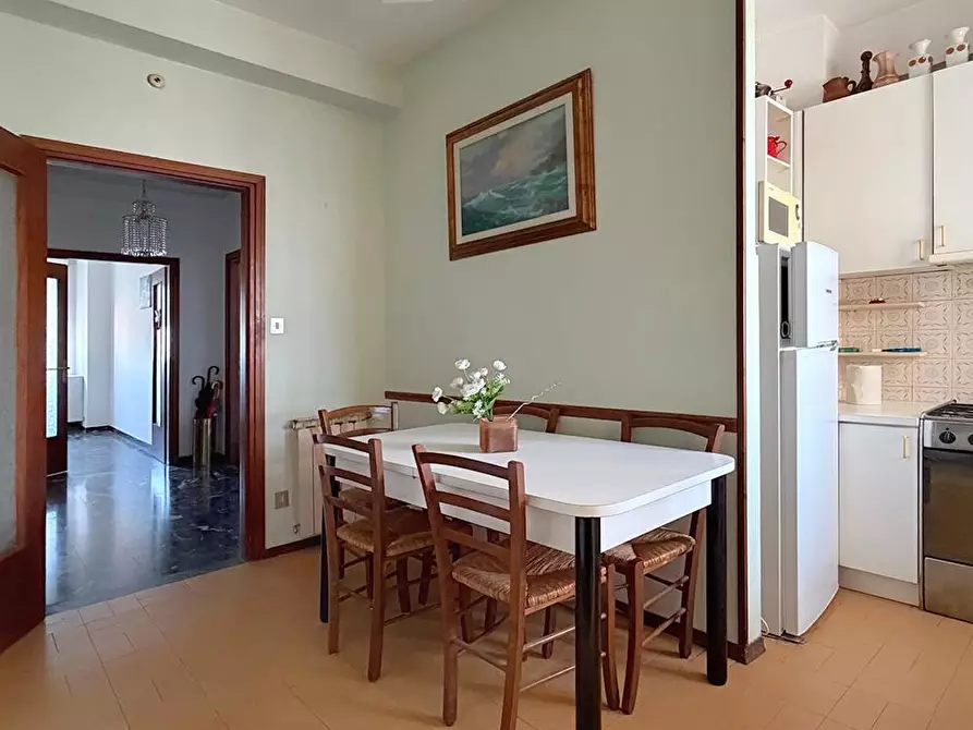 Immagine 9 di Appartamento in vendita  a Livorno