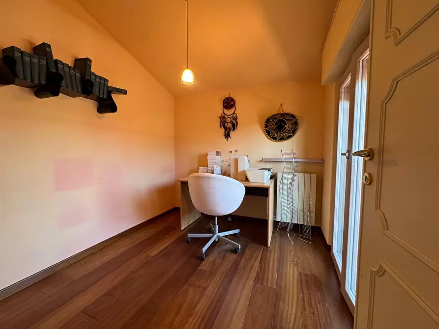 Immagine 41 di Casa trifamiliare in vendita  a Viareggio