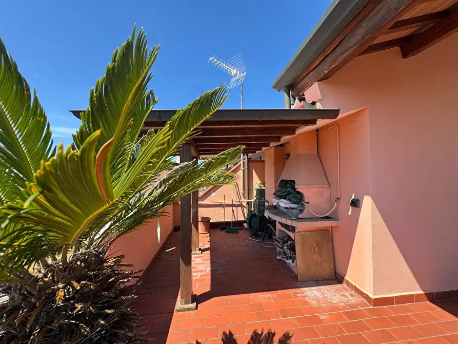Immagine 22 di Casa trifamiliare in vendita  a Viareggio