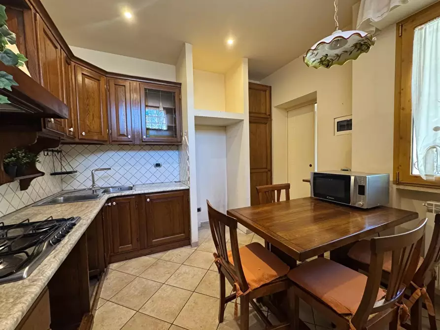 Immagine 5 di Casa trifamiliare in vendita  a Viareggio