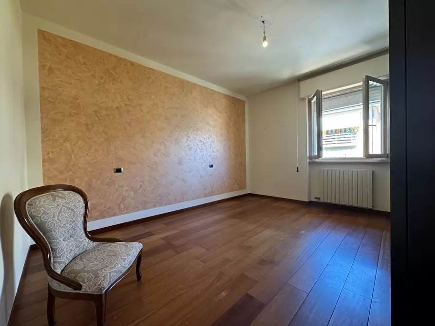 Immagine 11 di Casa trifamiliare in vendita  a Viareggio