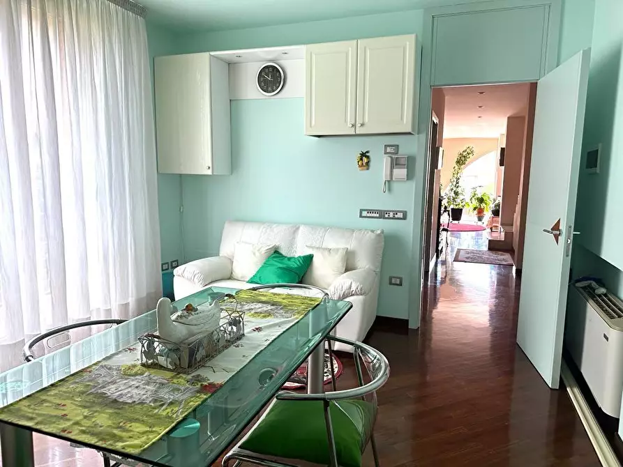 Immagine 11 di Villa in vendita  a Cerreto Guidi