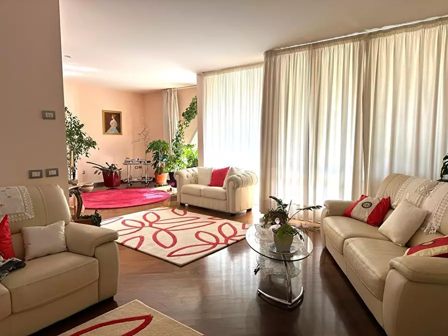 Immagine 19 di Villa in vendita  a Cerreto Guidi