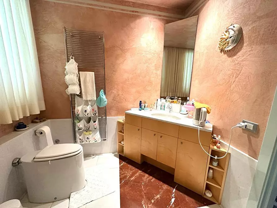 Immagine 41 di Villa in vendita  a Cerreto Guidi