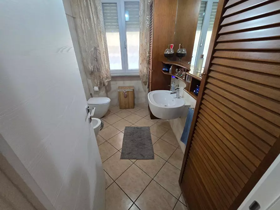 Immagine 23 di Mansarda in vendita  a Carrara