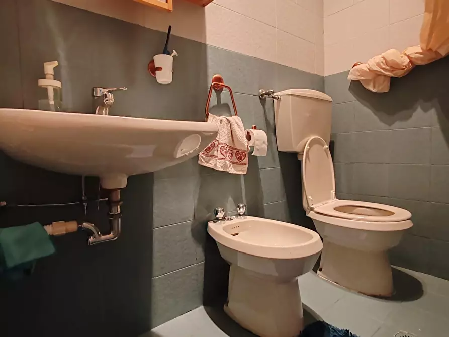 Immagine 10 di Casa bifamiliare in vendita  a Massa