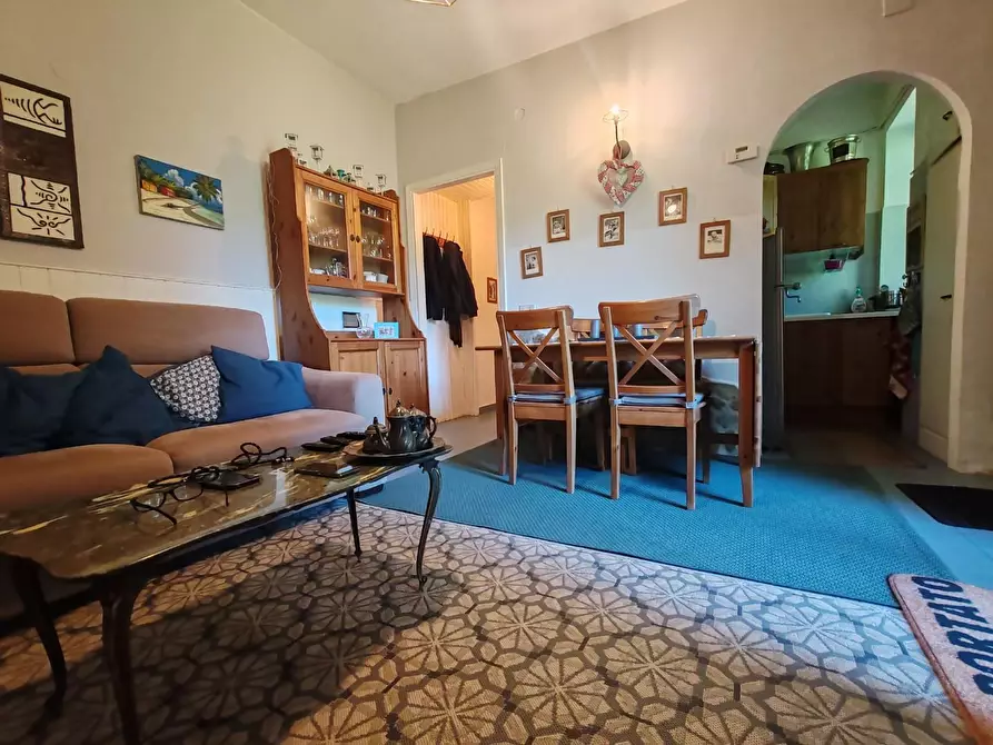 Immagine 1 di Casa bifamiliare in vendita  a Massa