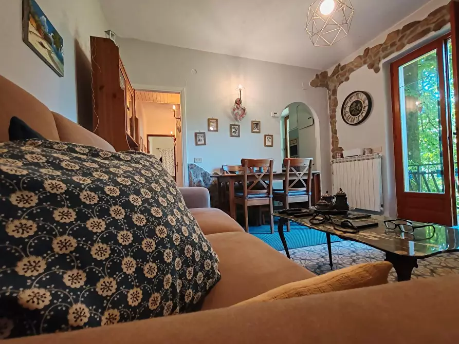 Immagine 3 di Casa bifamiliare in vendita  a Massa