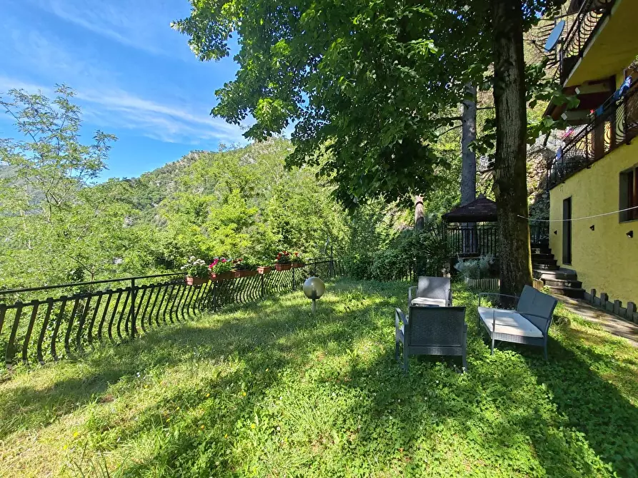 Immagine 12 di Casa bifamiliare in vendita  a Massa
