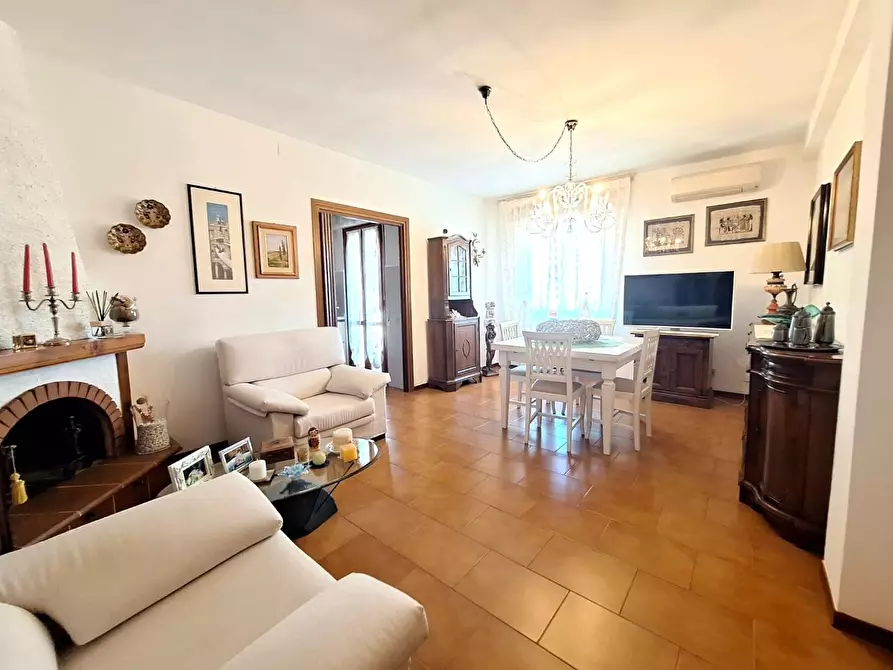 Immagine 1 di Appartamento in vendita  a Calcinaia
