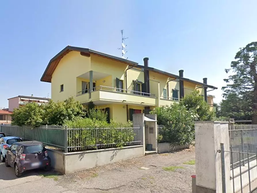 Immagine 1 di Villetta a schiera in vendita  a Arluno