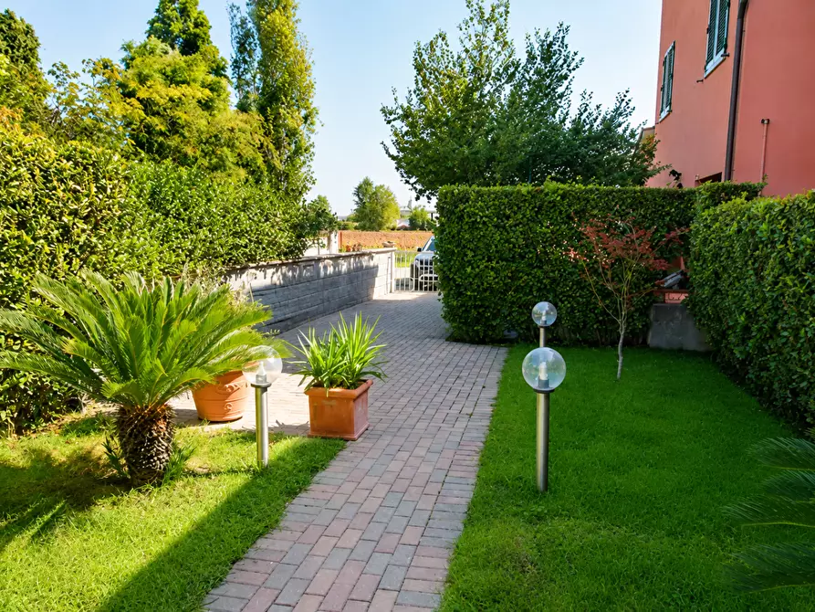 Immagine 1 di Appartamento in vendita  a Pontedera