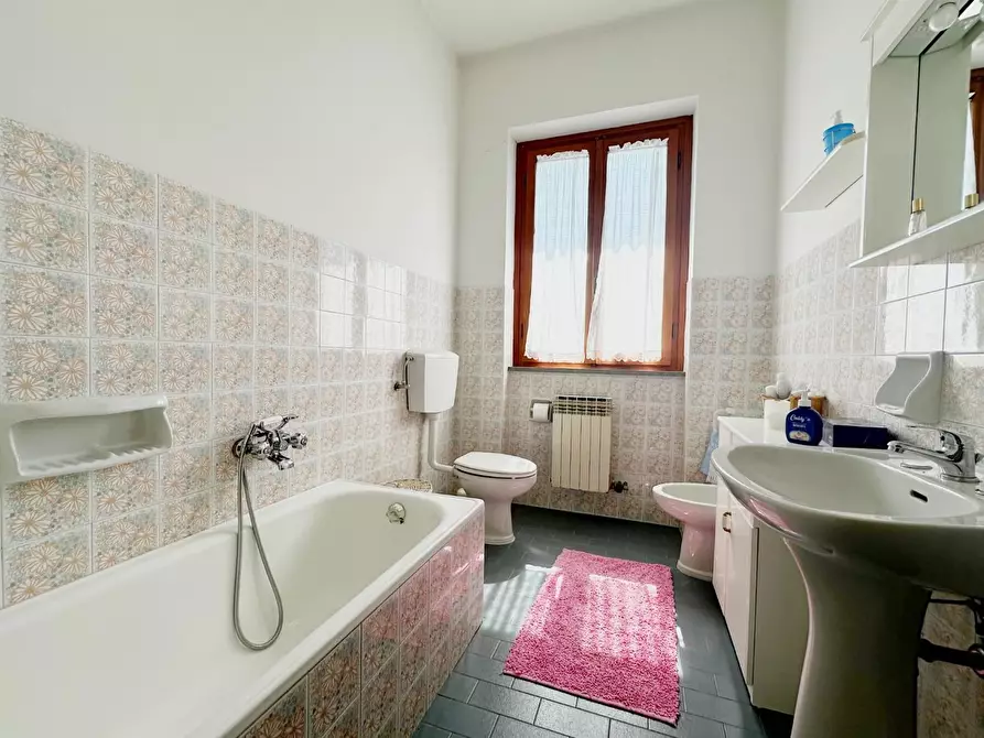Immagine 17 di Casa bifamiliare in vendita  a Marliana