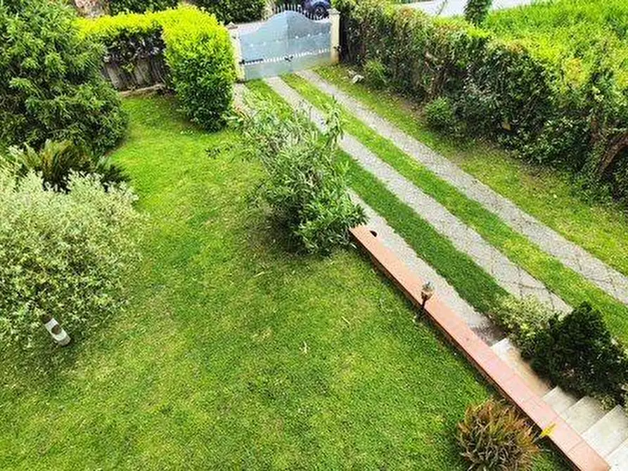 Immagine 6 di Casa bifamiliare in vendita  a San Giuliano Terme