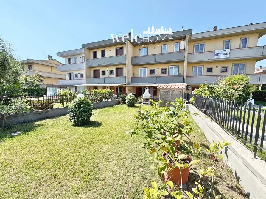 Immagine 38 di Villetta a schiera in vendita  a Campi Bisenzio