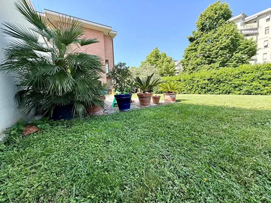 Immagine 4 di Villetta a schiera in vendita  a Pontedera