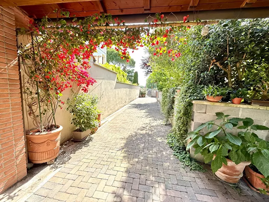 Immagine 49 di Villetta a schiera in vendita  a Pontedera