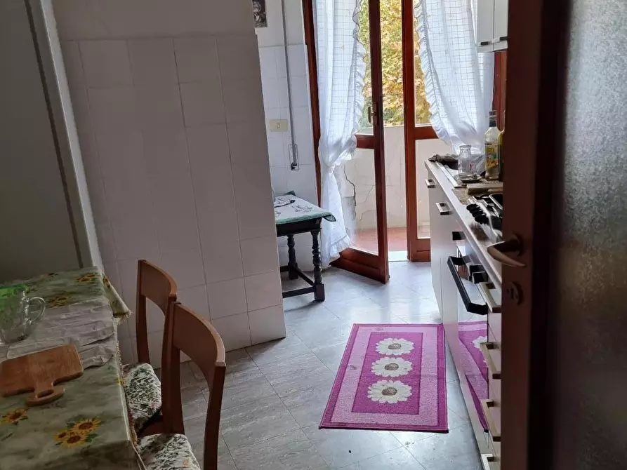Immagine 2 di Appartamento in vendita  a Carrara