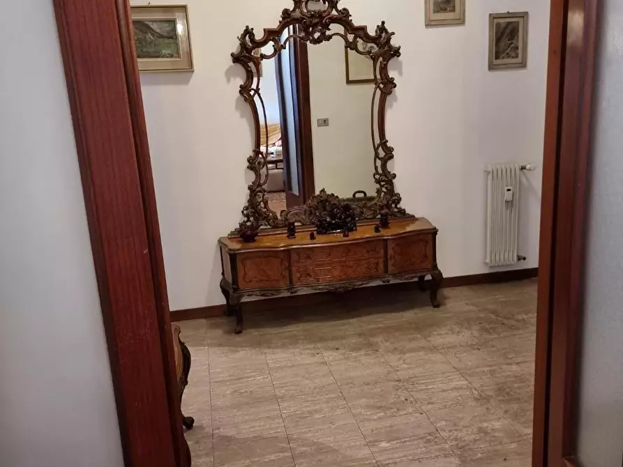 Immagine 12 di Appartamento in vendita  a Carrara