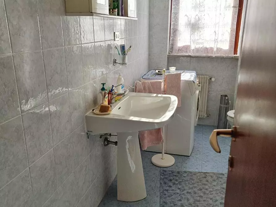 Immagine 10 di Appartamento in vendita  a Carrara