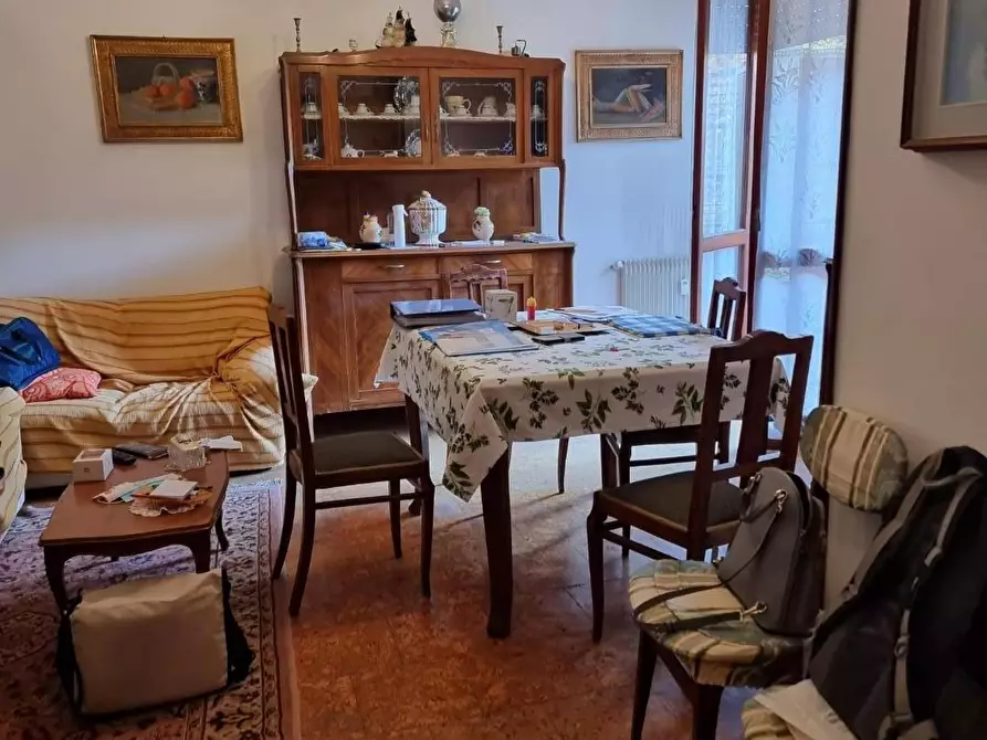 Immagine 1 di Appartamento in vendita  a Carrara