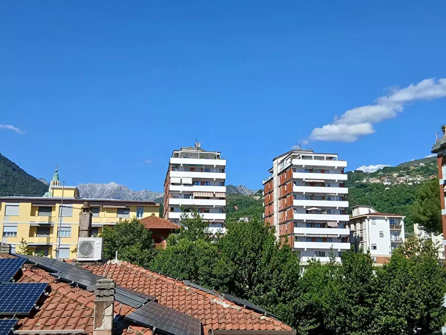 Immagine 1 di Appartamento in vendita  a Massa