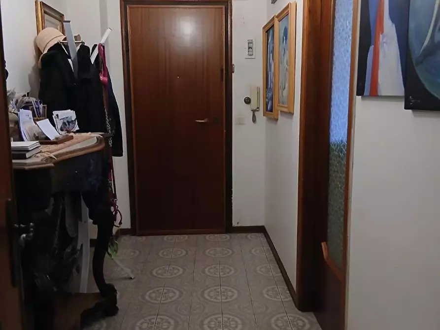 Immagine 5 di Appartamento in vendita  a Massa