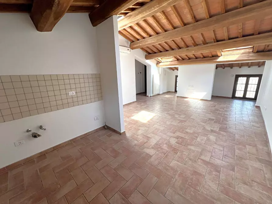 Immagine 2 di Appartamento in vendita  a Cascina