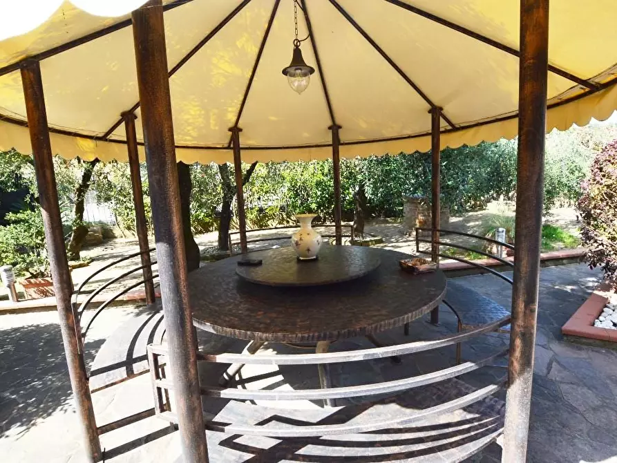 Immagine 24 di Villa in vendita  a Pescia