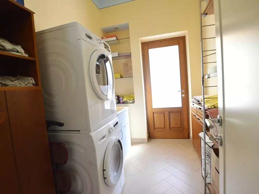 Immagine 16 di Villa in vendita  a Pescia