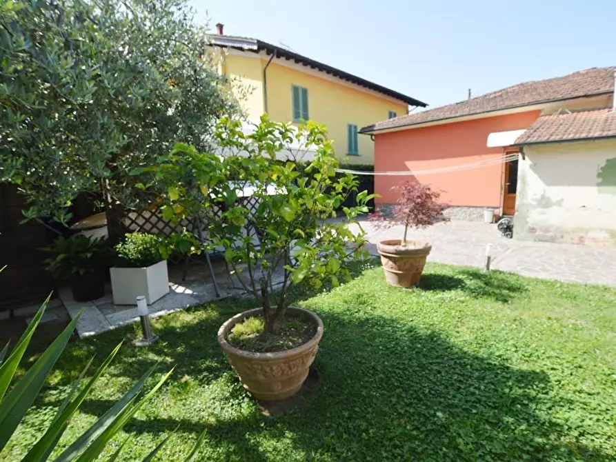Immagine 19 di Villa in vendita  a Pescia
