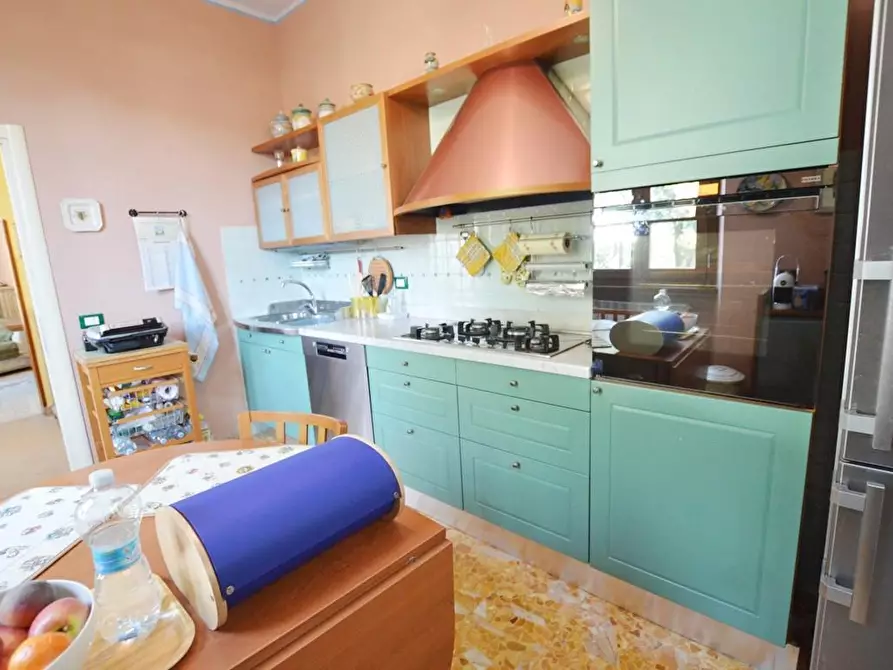 Immagine 8 di Villa in vendita  a Pescia