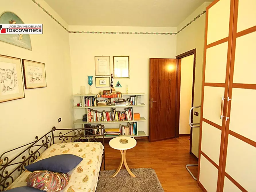 Immagine 15 di Casa bifamiliare in vendita  a Lucca
