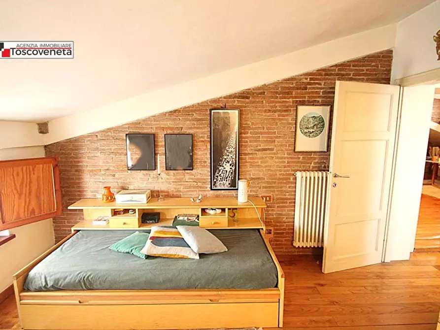 Immagine 23 di Casa bifamiliare in vendita  a Lucca
