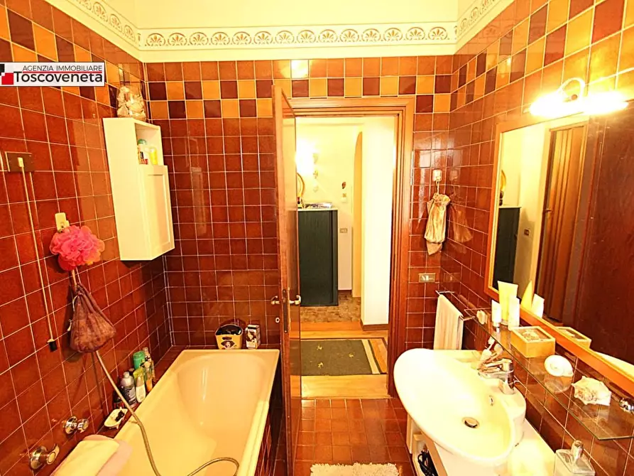 Immagine 13 di Casa bifamiliare in vendita  a Lucca