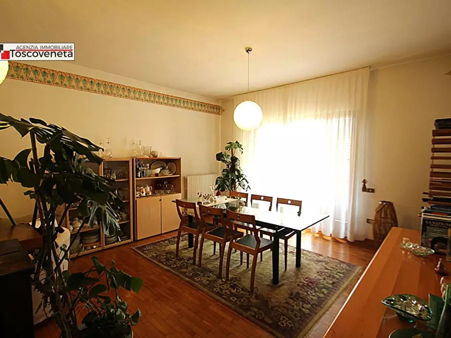Immagine 2 di Casa bifamiliare in vendita  a Lucca