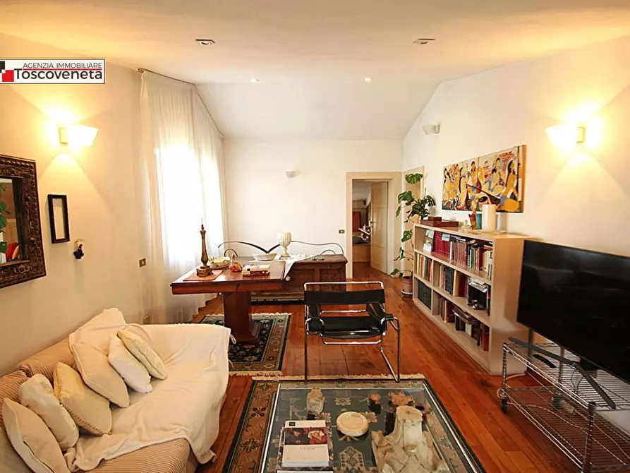 Immagine 17 di Casa bifamiliare in vendita  a Lucca
