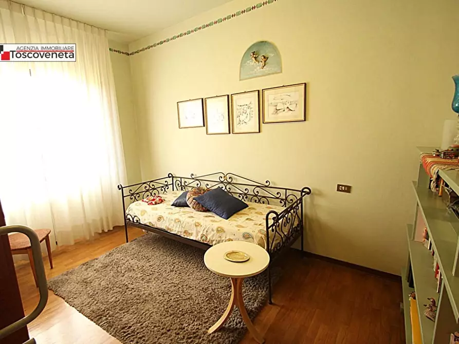 Immagine 14 di Casa bifamiliare in vendita  a Lucca